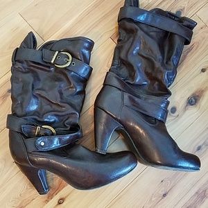 Dark brown boots with buckles
